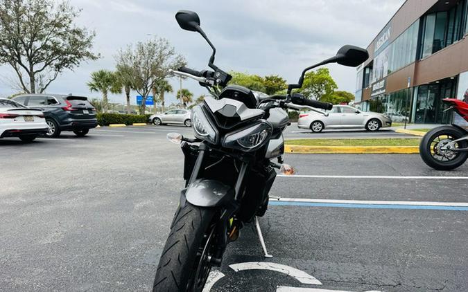 2024 Triumph Street Triple 765 R Silver Ice