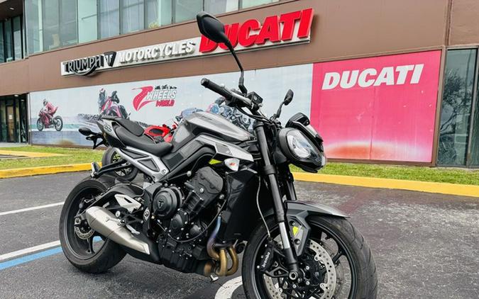 2024 Triumph Street Triple 765 R Silver Ice