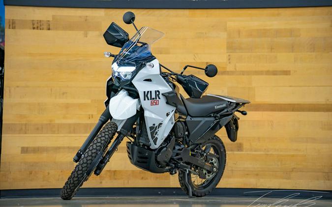 2025 Kawasaki KLR650 Pearl Crystal White/Metallic Carbon Gray A Pearl Crystal WhiteMetallic Carbon Gray