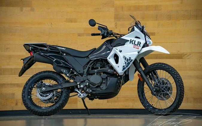 2025 Kawasaki KLR650 Pearl Crystal White/Metallic Carbon Gray A Pearl Crystal WhiteMetallic Carbon Gray