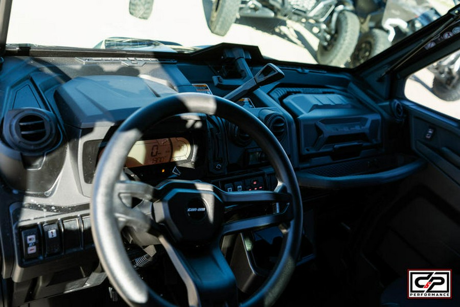 2025 Can-Am® Defender MAX Lone Star Cab HD10