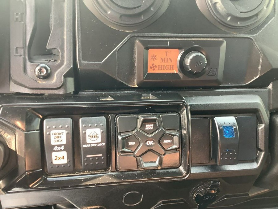 2024 Can-Am Defender MAX Limited HD10