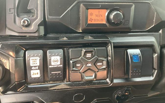 2024 Can-Am Defender MAX Limited HD10