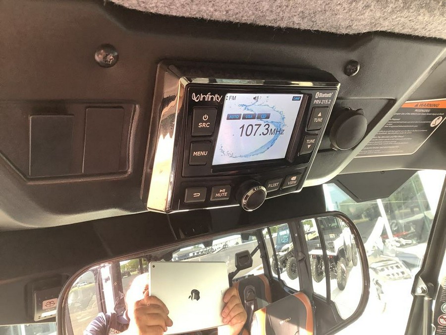 2024 Can-Am Defender MAX Limited HD10