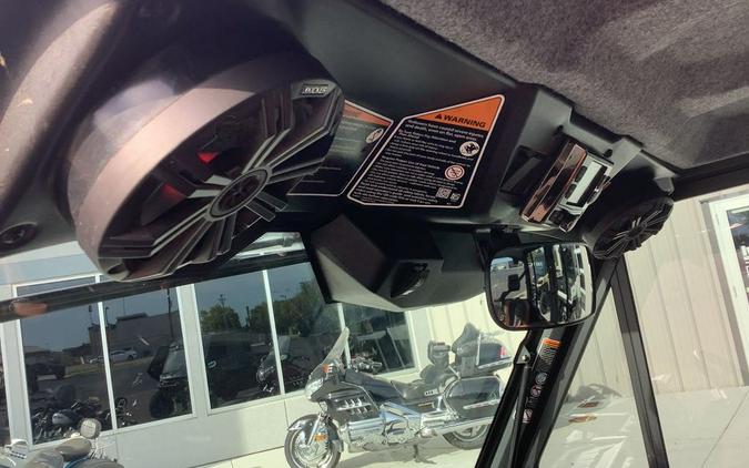 2024 Can-Am Defender MAX Limited HD10