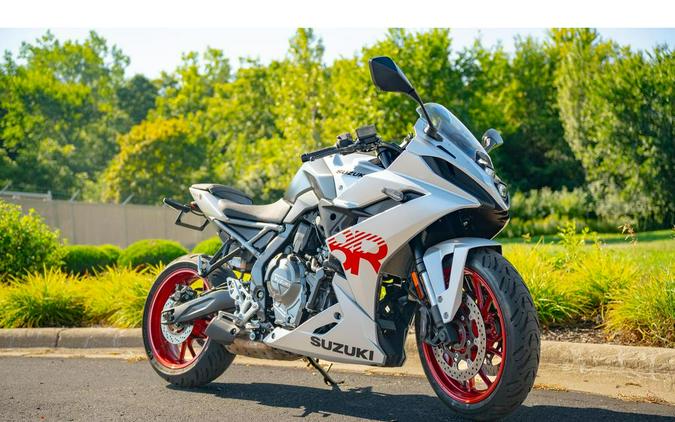 2024 Suzuki GSX-8R SILVER