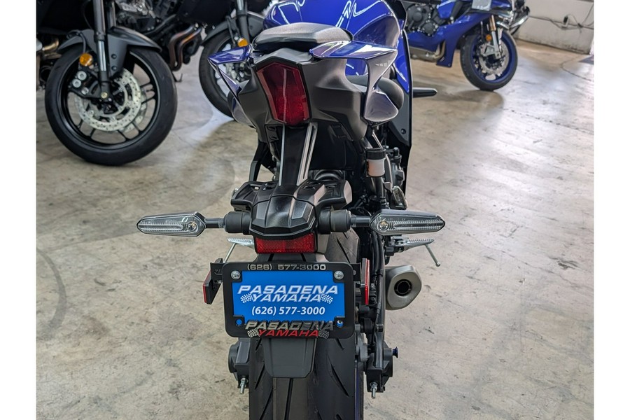2024 Yamaha YZF-R7 CA