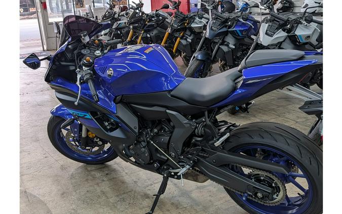 2024 Yamaha YZF-R7 CA