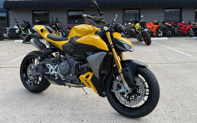 2026 Ducati Streetfighter V2 S