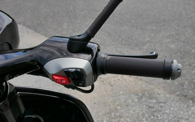 2026 Vespa EVB1M5BUSE