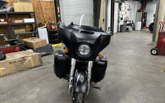 2020 Indian Motorcycle® Roadmaster® Dark Horse® Thunder Black Smoke