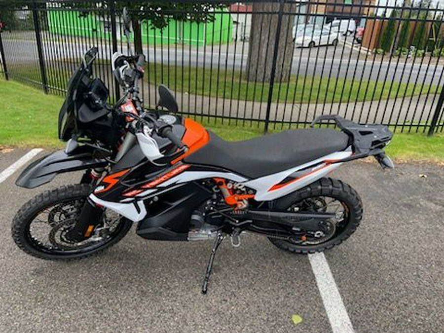 2022 KTM 890 Adventure R