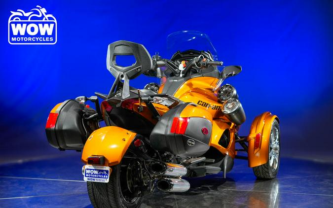 2014 Can-Am® SPYDER ST LTD SE5 990