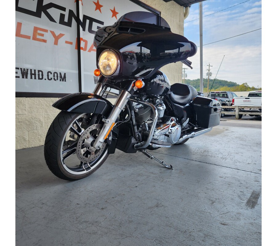 FLHXS 2017 Street Glide® Special