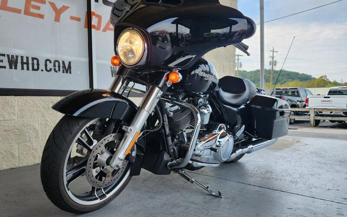 FLHXS 2017 Street Glide® Special