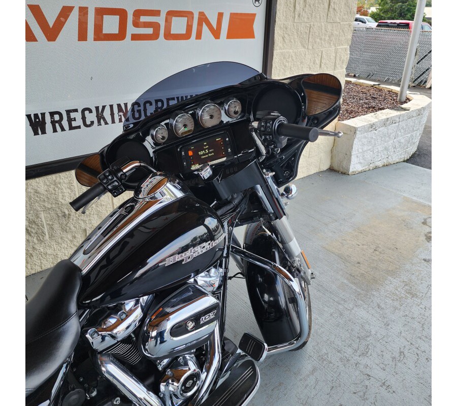 FLHXS 2017 Street Glide® Special