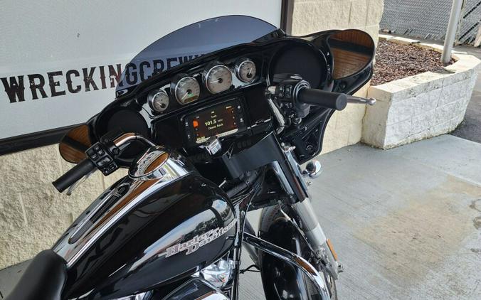 FLHXS 2017 Street Glide® Special