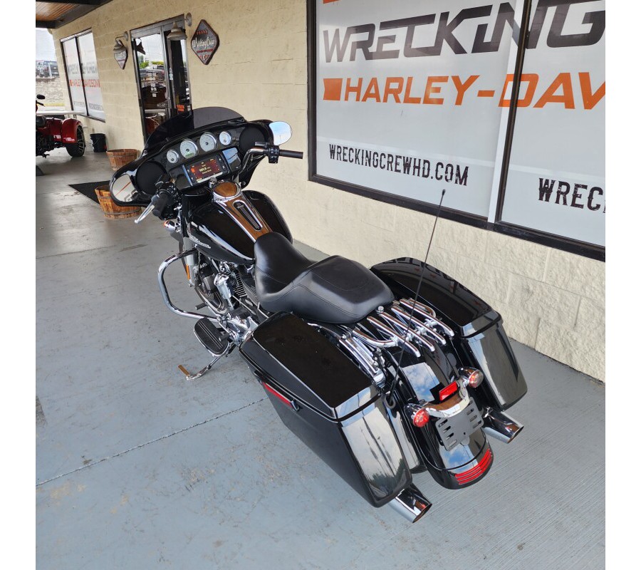 FLHXS 2017 Street Glide® Special