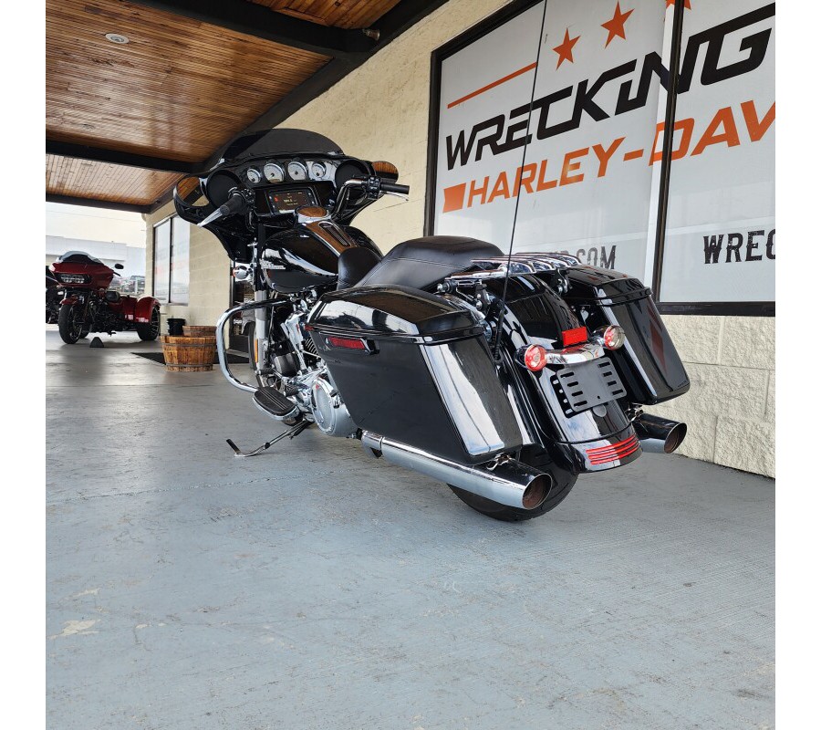 FLHXS 2017 Street Glide® Special