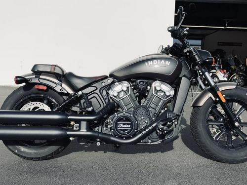 2019 Indian Scout Bobber vs. Triumph Bonneville Bobber Black: Comparison Review