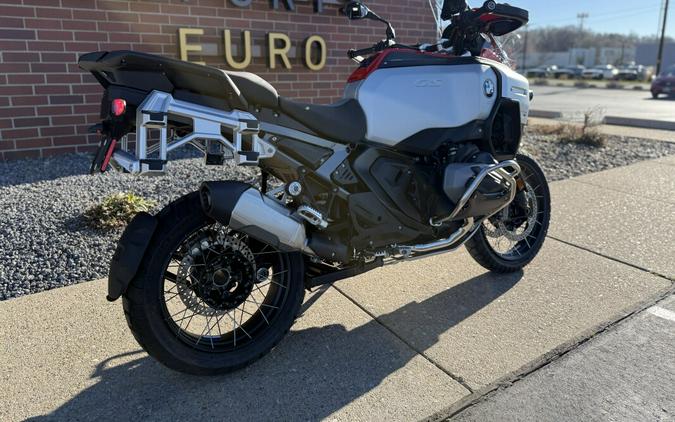2026 BMW Motorrad R 1300 GS Adventure RED