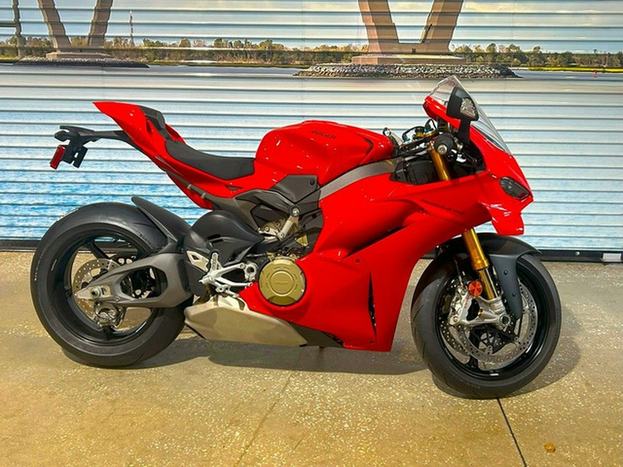 2025 Ducati PANV47G