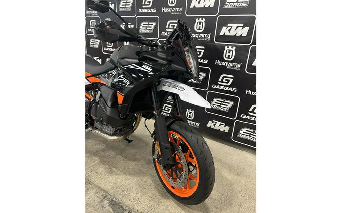 2024 KTM 890 SMT