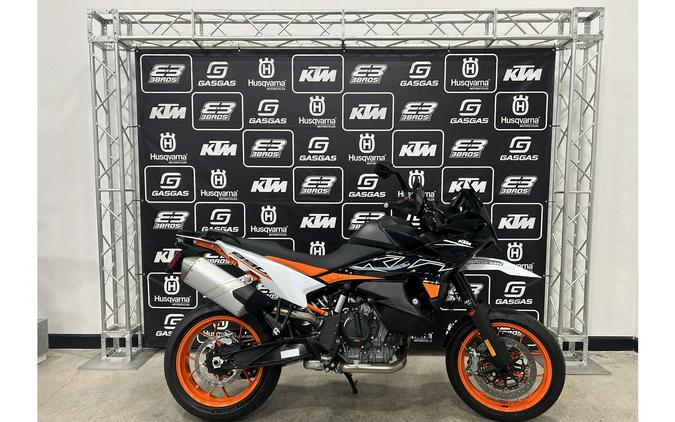 2024 KTM 890 SMT