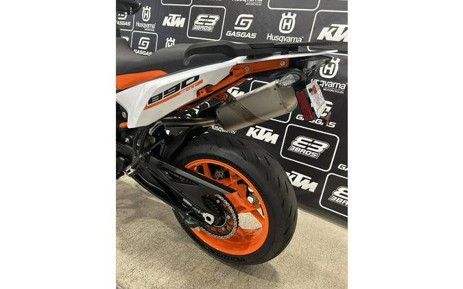 2024 KTM 890 SMT