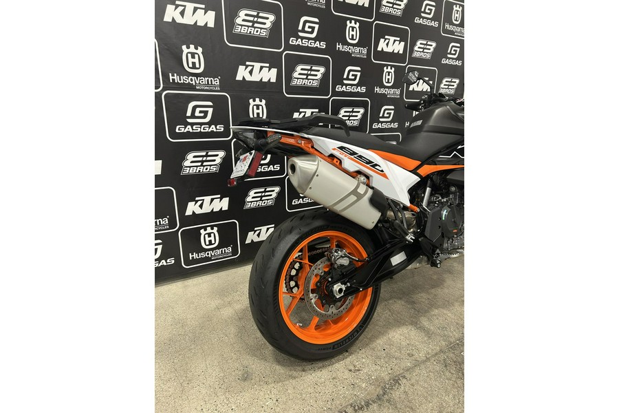 2024 KTM 890 SMT