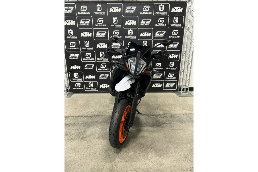2024 KTM 890 SMT