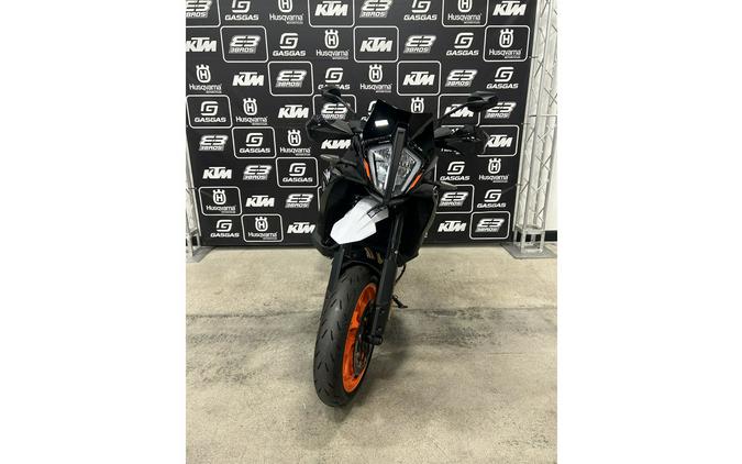 2024 KTM 890 SMT
