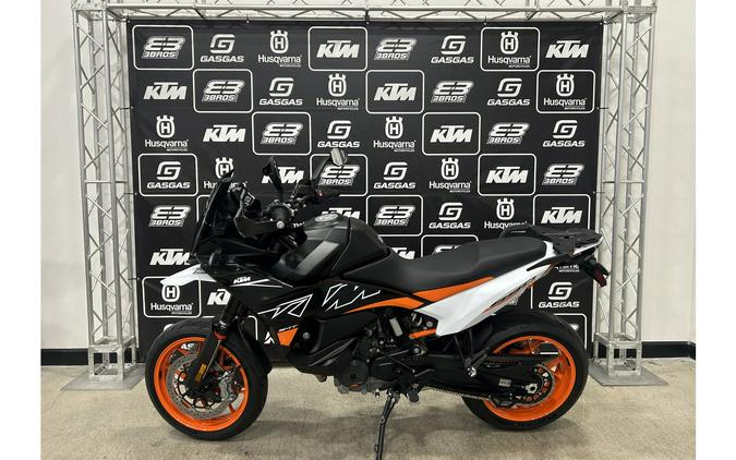 2024 KTM 890 SMT