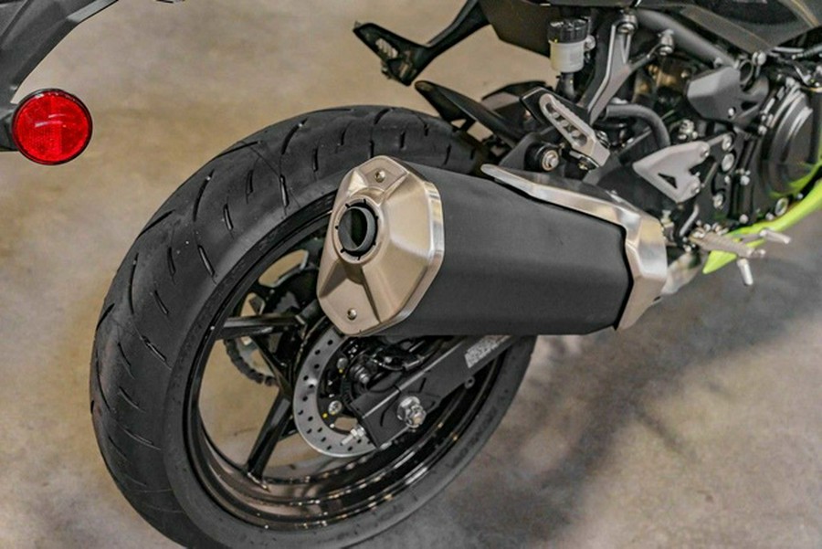 2026 Kawasaki Ninja 500 ABS Metallic Yellowish Green/Ebony SE ABS