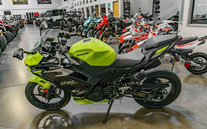 2026 Kawasaki Ninja 500 ABS Metallic Yellowish Green/Ebony SE ABS