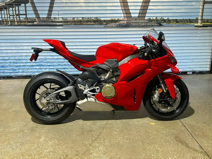2025 Ducati PANV47G