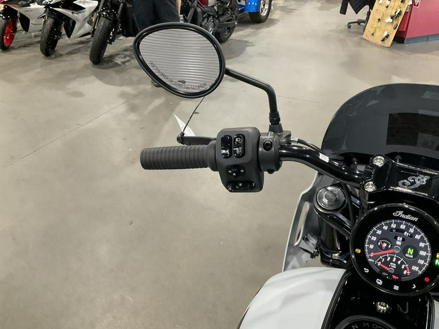 2025 Indian Motorcycle® Sport Chief Ghost White Metallic Smoke