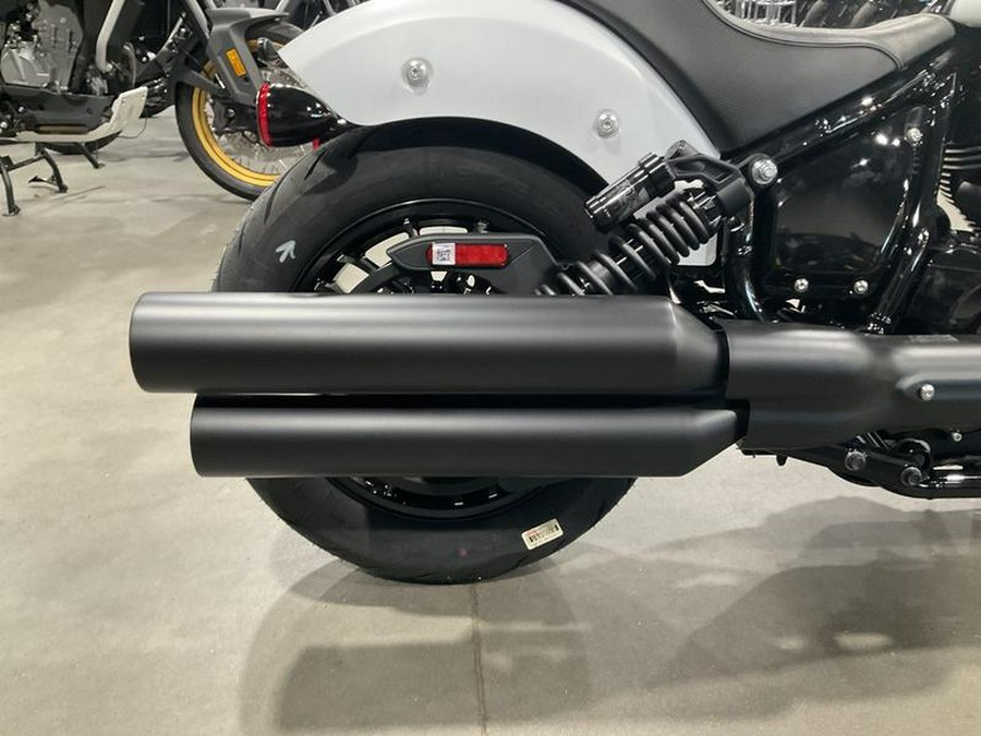 2025 Indian Motorcycle® Sport Chief Ghost White Metallic Smoke