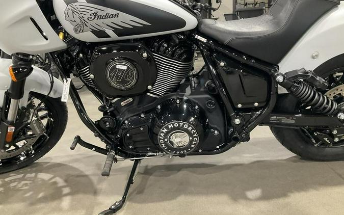 2025 Indian Motorcycle® Sport Chief Ghost White Metallic Smoke