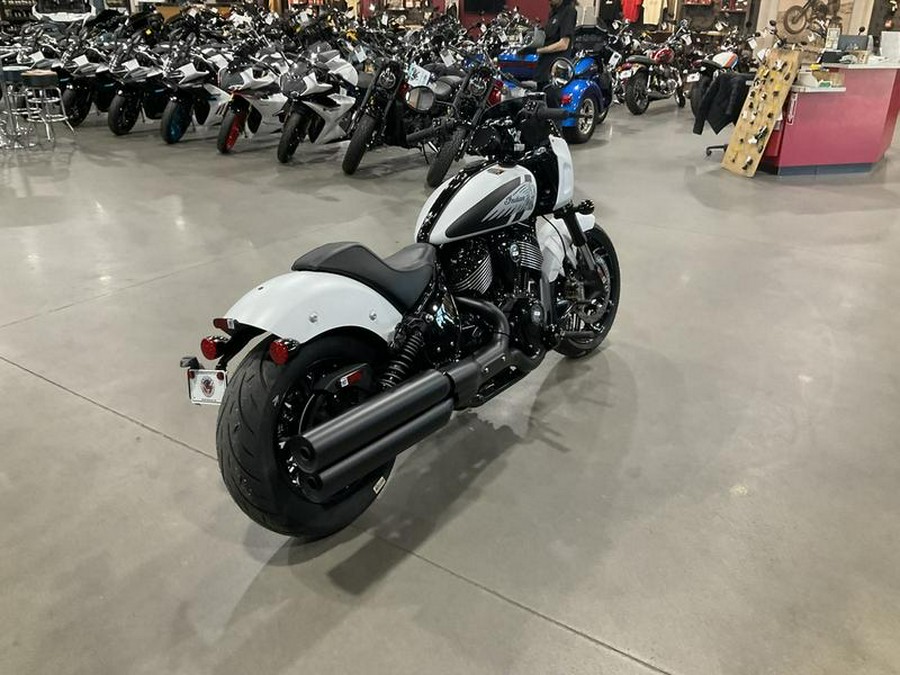 2025 Indian Motorcycle® Sport Chief Ghost White Metallic Smoke