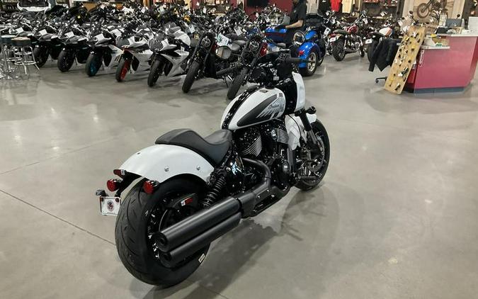 2025 Indian Motorcycle® Sport Chief Ghost White Metallic Smoke