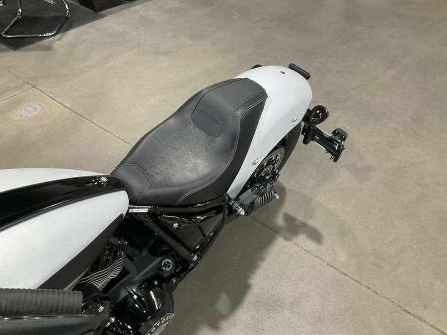 2025 Indian Motorcycle® Sport Chief Ghost White Metallic Smoke