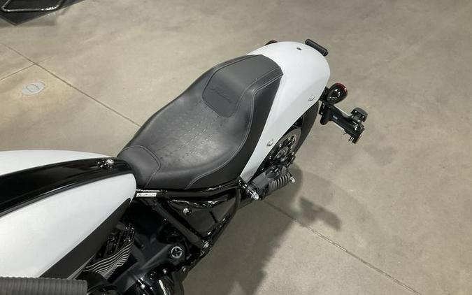 2025 Indian Motorcycle® Sport Chief Ghost White Metallic Smoke