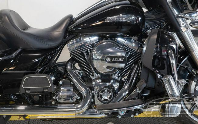 2015 Harley-Davidson FLHTCU - Electra Glide Ultra Classic