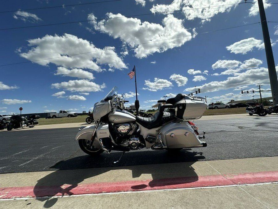 2018 Indian Motorcycle® Roadmaster® ABS Pearl White over Star Silver