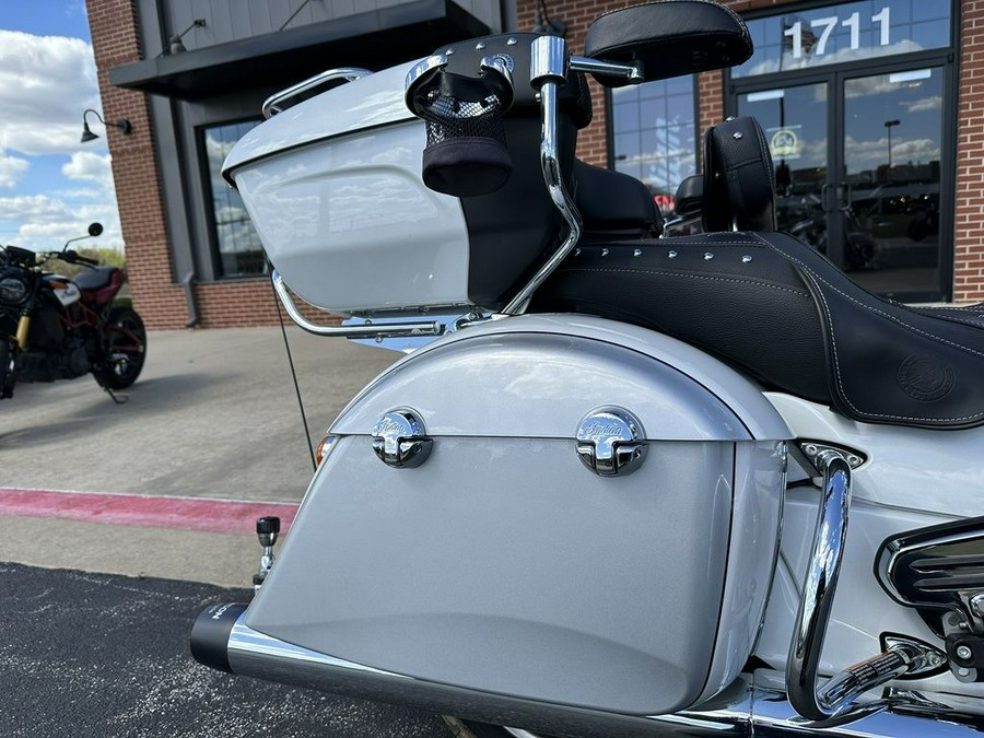 2018 Indian Motorcycle® Roadmaster® ABS Pearl White over Star Silver