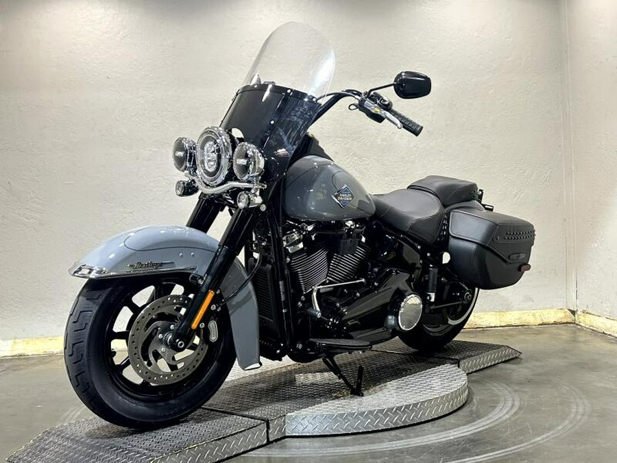 2026 Harley-Davidson® Heritage Classic Dark Billiard Gray