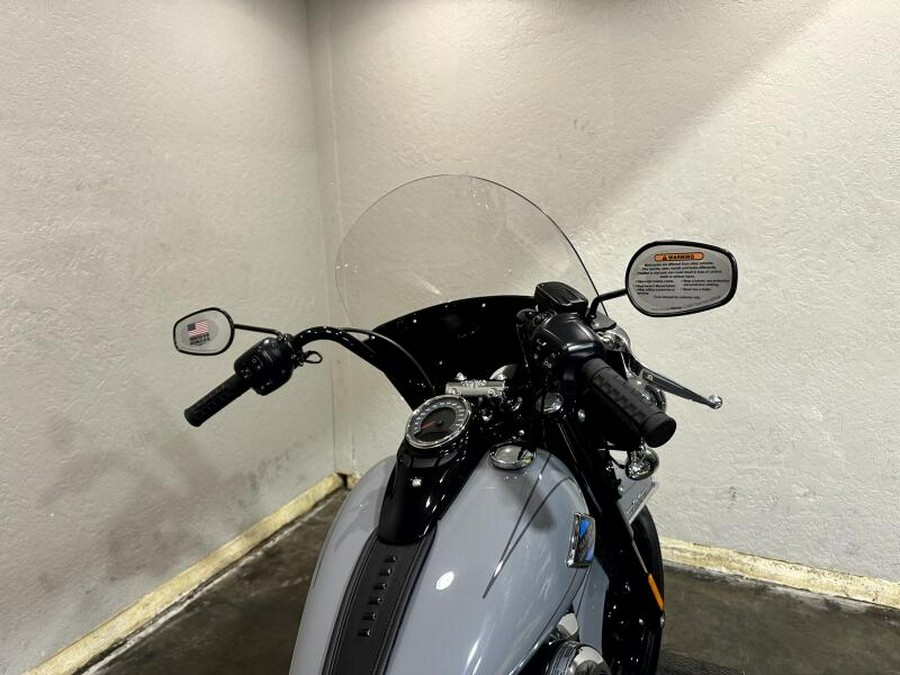 2026 Harley-Davidson® Heritage Classic Dark Billiard Gray