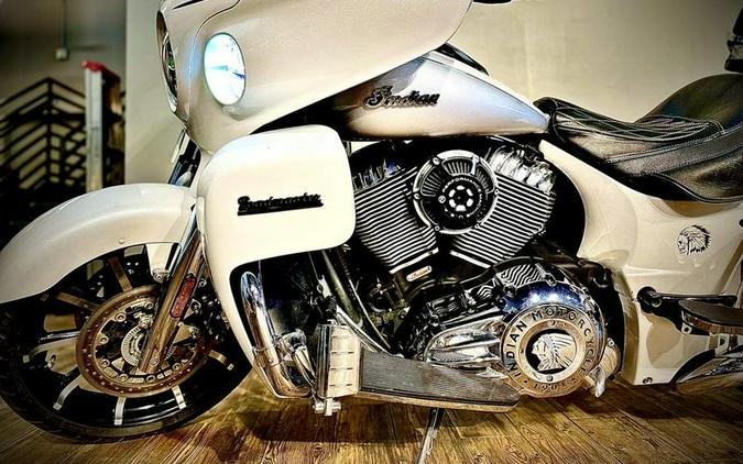 2018 Indian Motorcycle® Roadmaster® ABS Pearl White over Star Silver