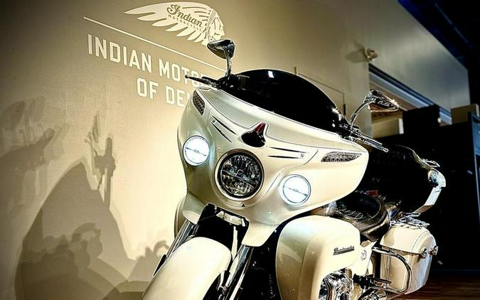 2018 Indian Motorcycle® Roadmaster® ABS Pearl White over Star Silver